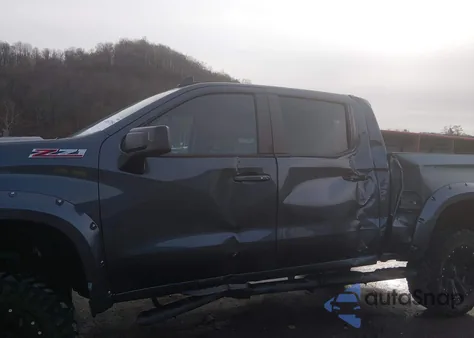 2020 Chevrolet Silverado 1500 4Wd Short Bed Rst z USA, uszkodzony, nr VIN 3GCUYEED3LG173577